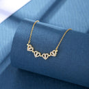 Colar Trevo de Corações com Pedras de Zircônia + Brinde "Caixa Six-Flowers"